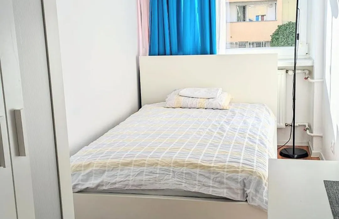 Ursus Rooms-Self Check-In-1